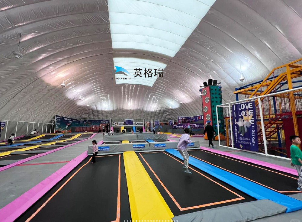 搭建一个香蕉在线播放APP蹦床馆，为孩子们营造一个游乐天堂